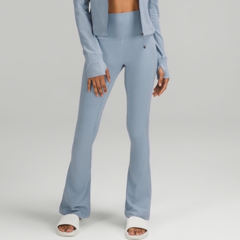 Lululemon || Align High-Rise Mini-Flared Pant 32" || Chambray || 2 || NWT